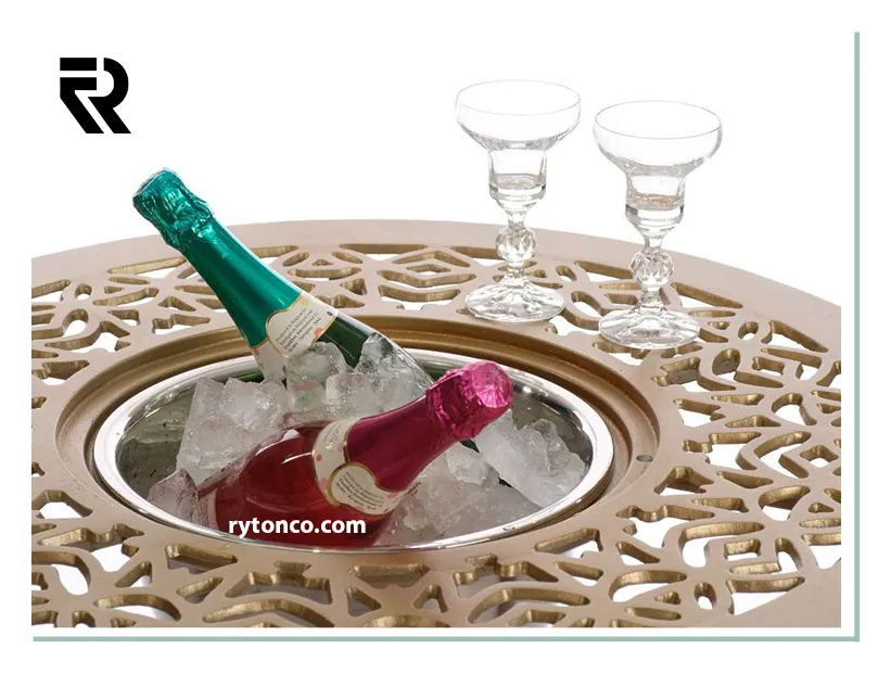 7 کاربرد میز آتشدان 5 تهیه نوشیدنی