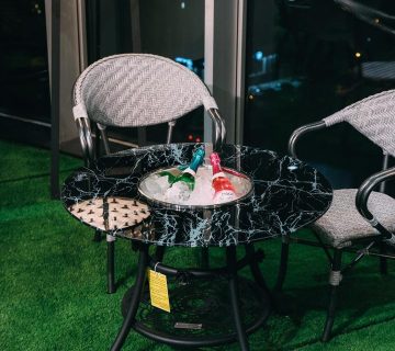 ice-bucket مزیت‌ صندلی آلومینیومی نسبت به صندلی آهنی