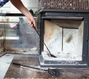 روش تمیز کردن میز آتشدان