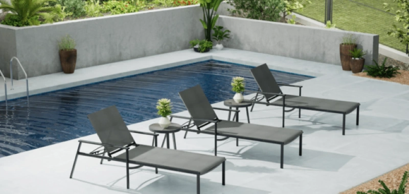 بهترین میز و صندلی برای کنار استخر سرپوشیده و روباز 2 میز و صندلی برای کنار استخر