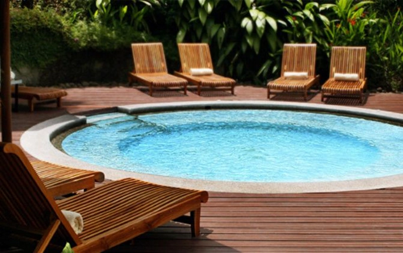 دکور کنار استخر رو باز